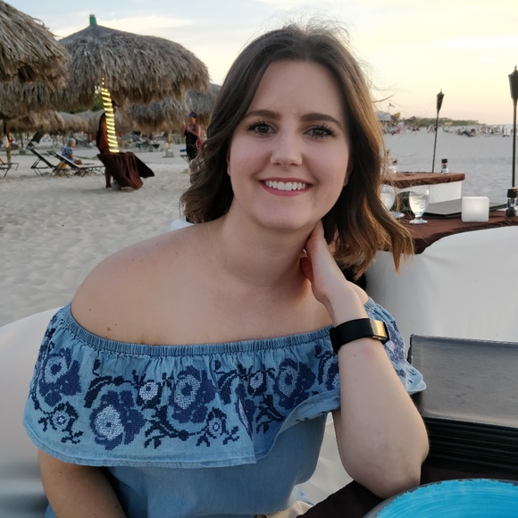 Meet your Posher, Alexandra - Picture 1 of 1
